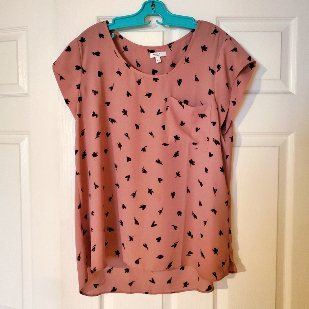 Beautiful blouse with small pocket detail